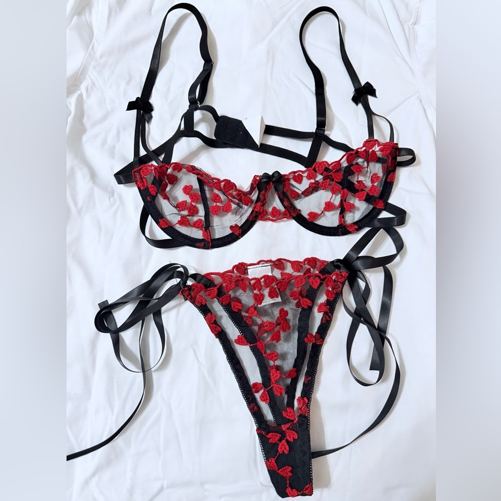 Heart Elegant Black and Red Lace Lingerie Set♥️